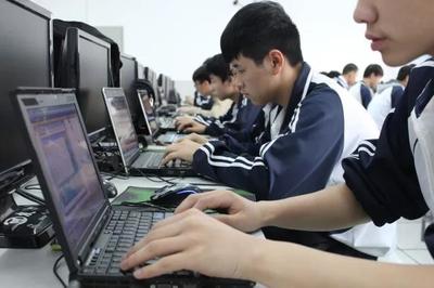 郫县友爱职业技术学校2019年计算机应用专业招生简章